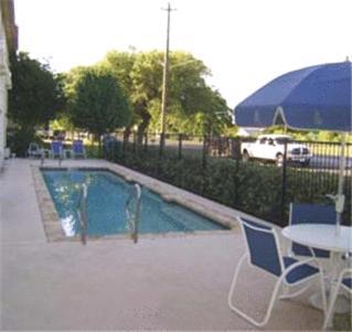 Fredericksburg Hill Country Hotel Exterior photo